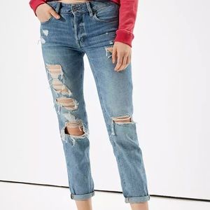 AE Ripped Tomgirl Jean